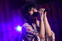 「That's My Life」を歌い上げる北村匠海。