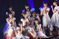 「Soft Serve」を披露する“新潟SHOWROOM選抜”。