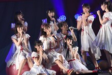 「Soft Serve」を披露する“新潟SHOWROOM選抜”。