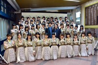 NGT48とロッチ。