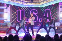 エハラマサヒロによるDA PUMP「U.S.A.」。(c)フジテレビ
