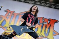 猪狩秀平（G, Vo / HEY-SMITH）（撮影：半田安政[Showcase]）