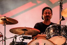 KOUICHI（Dr, Cho / 10-FEET）（Photo by Kohei Suzuki）