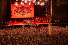 「AIR JAM 2018」でのHi-STANDARD。（Photo by TAKASHI KONUMA）