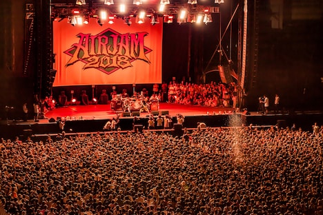 「AIR JAM 2018」でのHi-STANDARD。（Photo by TAKASHI KONUMA）