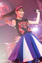 秋本帆華（撮影：川嶋謙吾、渡邊玲奈［田中聖太郎写真事務所］）