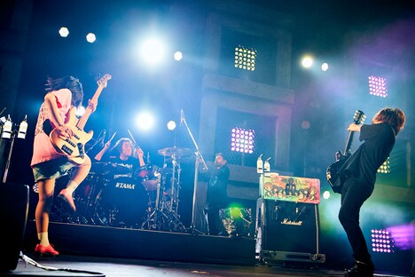 ヤバイTシャツ屋さん（撮影：中野修也）