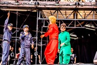 氣志團をステージから追い出す10-FEET。（撮影：青木カズロー）