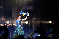 杏沙子「花火の魔法にかかる夜」東京・TSUTAYA O-EAST公演の様子。（写真提供：ビクターエンタテインメント）