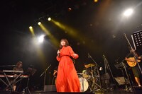 脇田もなり「2ndアルバム『AHEAD!』リリース・ツアー・ファイナル＆脇田もなりソロ2周年」の様子。