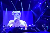 ゴールデンボンバー (c)テレビ朝日ドリームフェスティバル2018（撮影：岸田哲平）