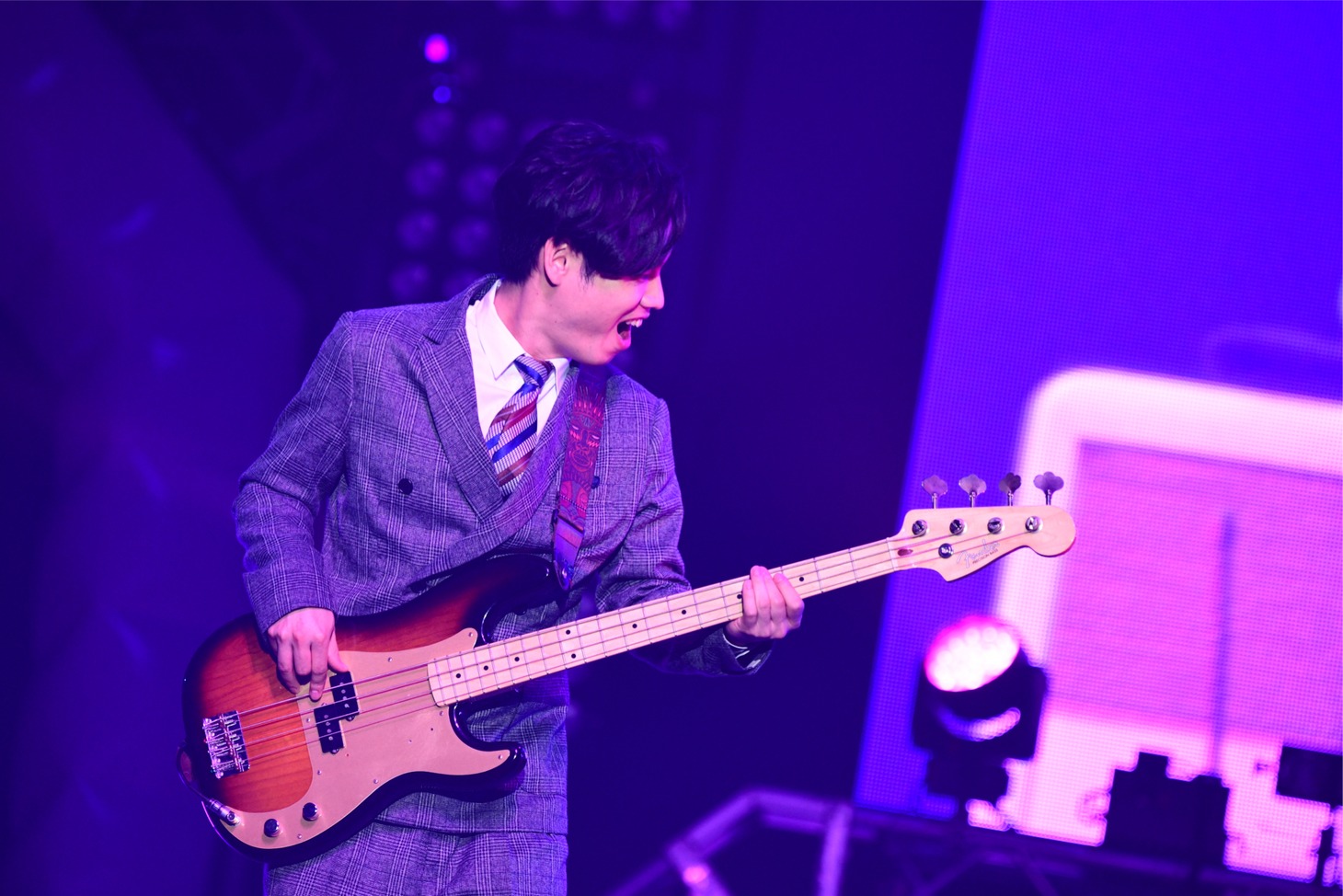 楢崎誠（B / Official髭男dism）(c)テレビ朝日 ドリームフェスティバル 2018 / 写真：岸田哲平
