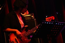 越智俊介（B / Shunske G & The Peas、CRCK/LCKS、CICADA、North Pandemic Groove）