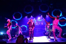 CRAZYBOYのステージの様子。 (c)テレビ朝日ドリームフェスティバル2018（撮影：岸田哲平）