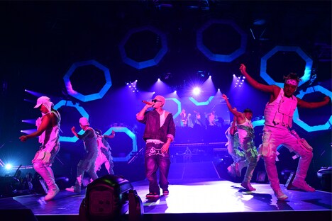 CRAZYBOYのステージの様子。 (c)テレビ朝日ドリームフェスティバル2018（撮影：岸田哲平）