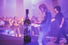 「JAMESON HALLOWEEN FES」ローンチイベントでのNewspeakのライブの様子（写真提供：ジェムソン）