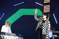 Mrs. GREEN APPLEのステージの様子。 (c)テレビ朝日ドリームフェスティバル2018（撮影：岸田哲平）