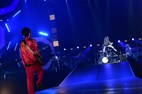 ポルノグラフィティのステージの様子。 (c)テレビ朝日ドリームフェスティバル2018（撮影：岸田哲平）