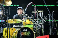 FUJI（Dr, Cho / WANIMA） (c)テレビ朝日ドリームフェスティバル2018（撮影：岸田哲平）