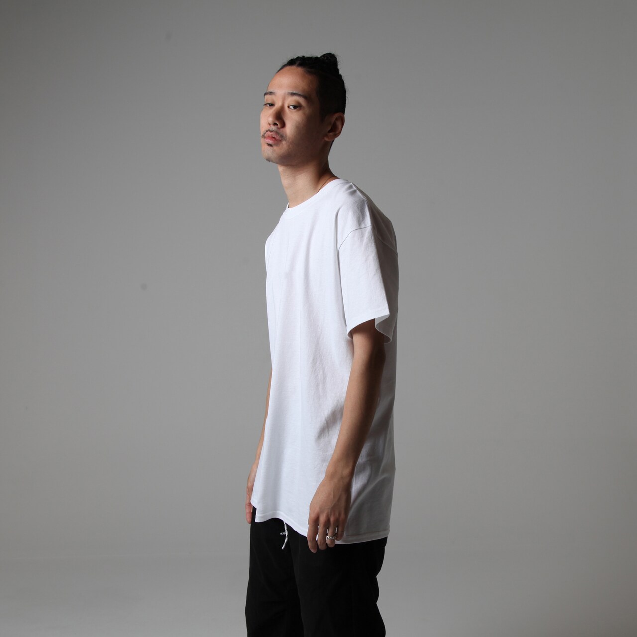 BAD HOPやSKY-HIら手がけるプロデューサー、KMの初ソロアルバムに田我流ら参加