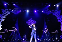 雨宮天「LAWSON presents 雨宮天ライブツアー2018 “The Only SKY”」東京・中野サンプラザホール公演の様子。