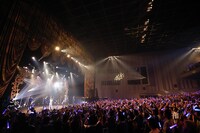 雨宮天「LAWSON presents 雨宮天ライブツアー2018 “The Only SKY”」東京・中野サンプラザホール公演の様子。