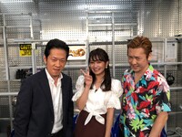 小嶋真子（AKB48）とペンギンズ。