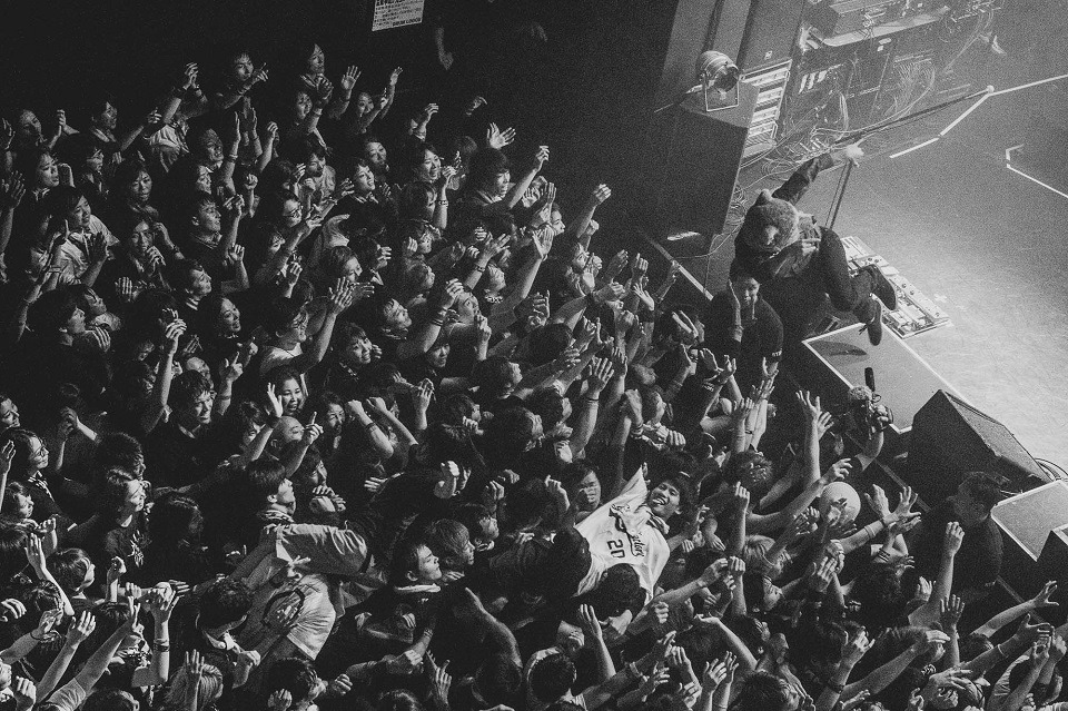 「MAN WITH A MISSION presents『Chasing the Horizon Tour』」福岡・DRUM LOGOS公演の様子。（Photo by Daisuke Sakai［FYD Inc.］）