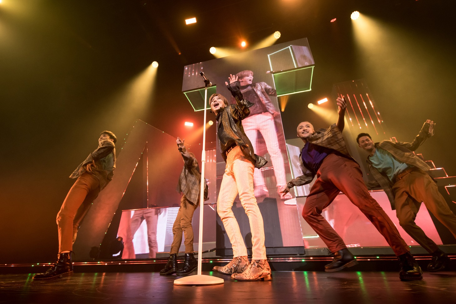 テミン「TAEMIN Japan 1st TOUR ～SIRIUS～」神奈川・よこすか芸術劇場公演の様子。（Photo by Takeshi Yao）