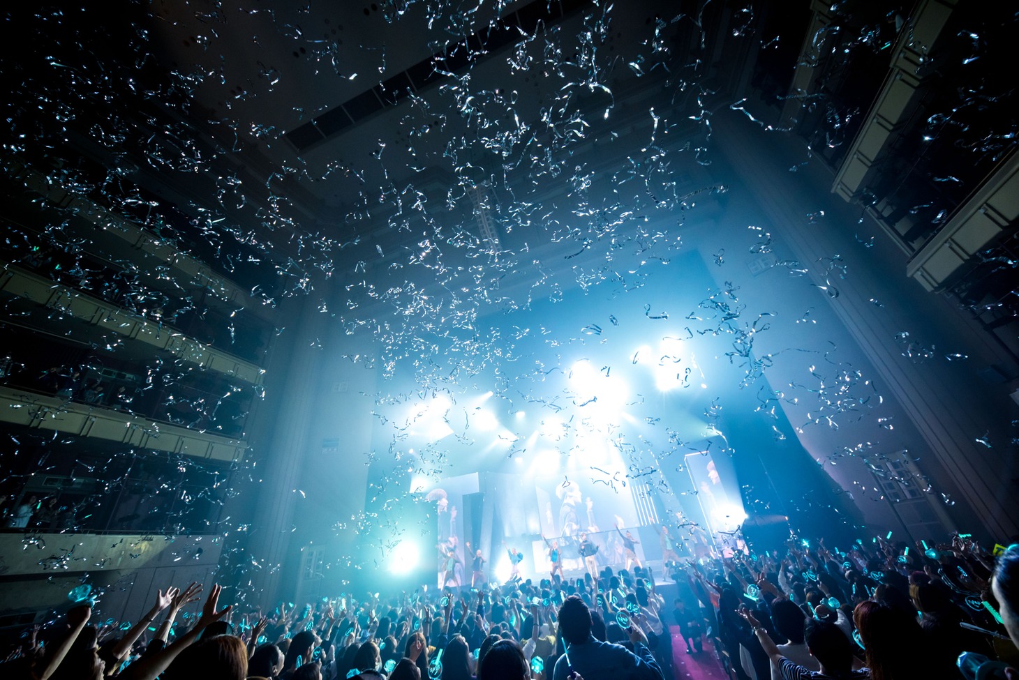 テミン「TAEMIN Japan 1st TOUR ～SIRIUS～」神奈川・よこすか芸術劇場公演の様子。（Photo by Takeshi Yao）