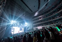 テミン「TAEMIN Japan 1st TOUR ～SIRIUS～」神奈川・よこすか芸術劇場公演の様子。（Photo by Takeshi Yao）