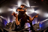 Crystal Lakeのライブの様子。（Photo by Takashi"TAKA" Konuma）