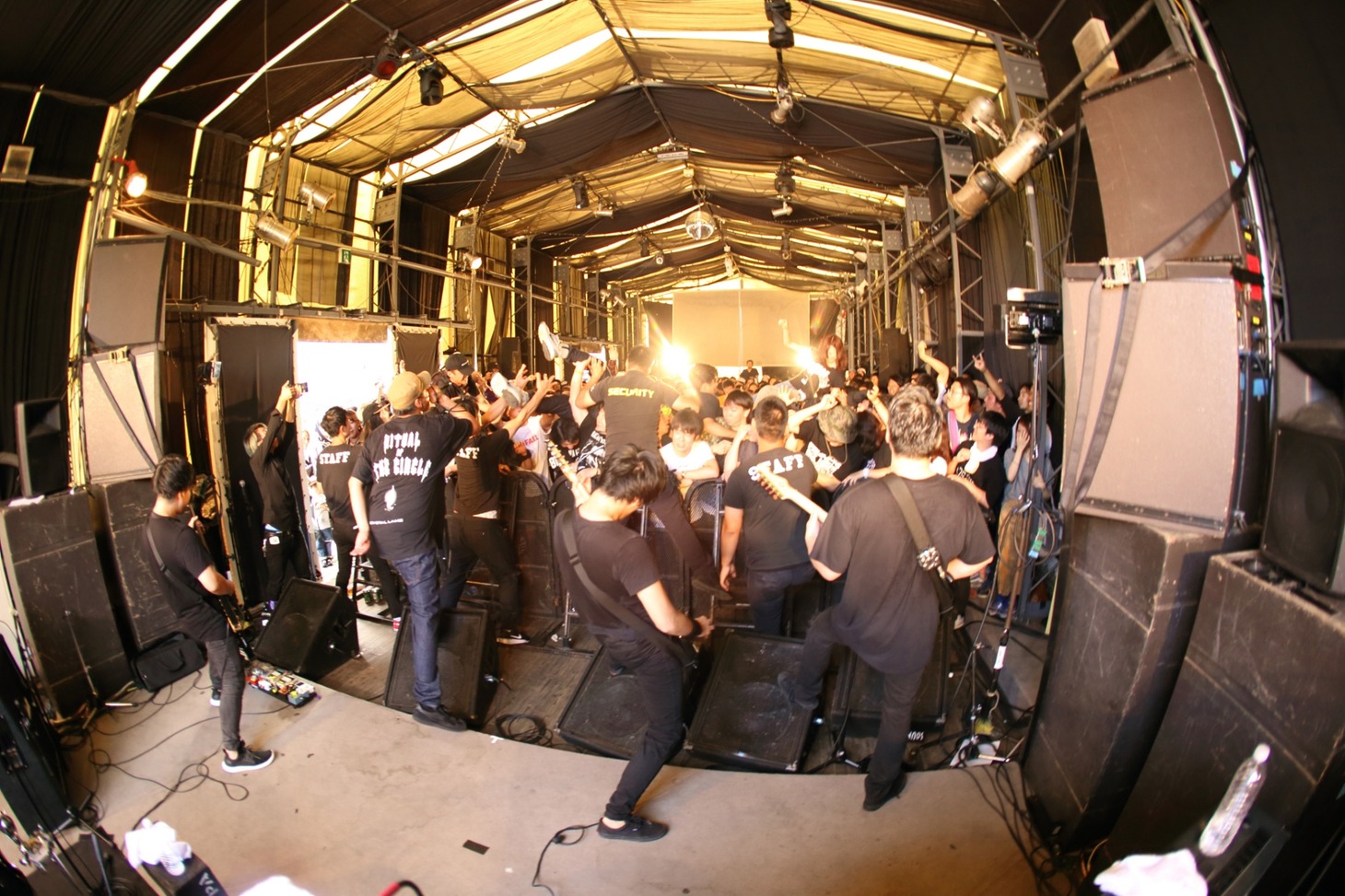 BREAK YOUR FIST（Photo by PE-SK）