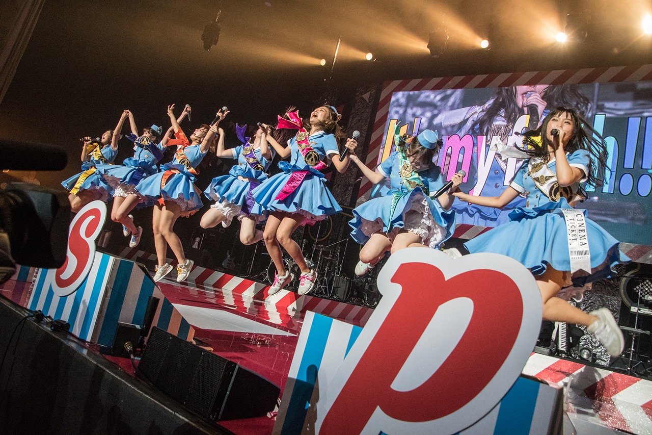 「PASSPO☆歌って踊って奏でる対バンツアー～Road to 中野サンプラザ～」東京・中野サンプラザホール公演の様子。（撮影：古川朋久）
