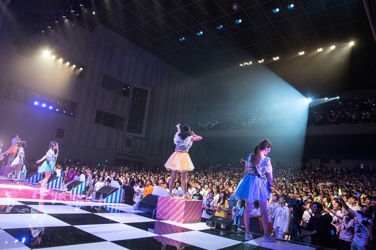 「PASSPO☆歌って踊って奏でる対バンツアー～Road to 中野サンプラザ～」東京・中野サンプラザホール公演の様子。（撮影：古川朋久）