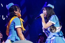 左から森詩織、根岸愛。（撮影：古川朋久）