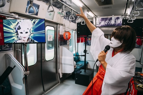 Omodaka a.k.a 寺田創一のパフォーマンスの様子。（Photo by Suguru Saito）