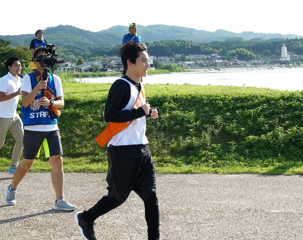 SKY-HI、めざましテレビ「日本つながるプロジェクト」応援ソング第3弾に