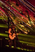 松本孝弘（G）（写真提供：VERMILLION RECORDS）