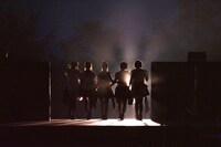 ステージから立ち去るベイビーレイズJAPAN。（写真提供：レプロエンタテインメント）