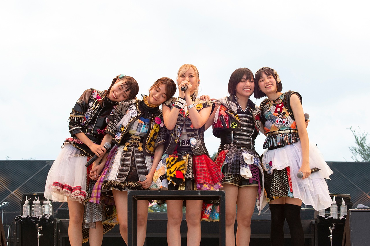 ベイビーレイズJAPAN「全虎が啼いた！伝説の最高雷舞（クライマックス）」の様子。（写真提供：レプロエンタテインメント）
