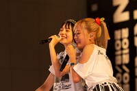 左から渡邊璃生、林愛夏。（写真提供：レプロエンタテインメント）