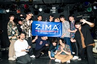 マカロニえんぴつとLUCKY TAPES。（撮影：八尾武志）