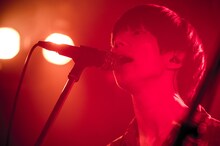 高橋海（Vo, Key / LUCKY TAPES）（撮影：八尾武志）