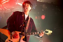 田辺由明（G, Cho / マカロニえんぴつ）（撮影：八尾武志）