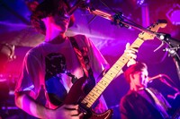 はっとり（Vo, G / マカロニえんぴつ）（撮影：八尾武志）