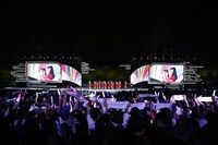 乃木坂46の「長安景盛桜花紅－中日青年友好コンサート」でのパフォーマンスの様子。