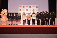 エースコック「スーパーカップMAX」新CMの出演者。