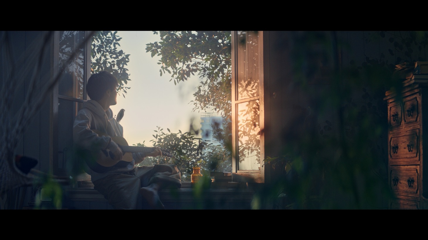 「『ブレンディ』スティック」CM朝オーレ！篇のワンシーン。