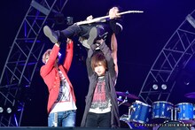 ゴールデンボンバー